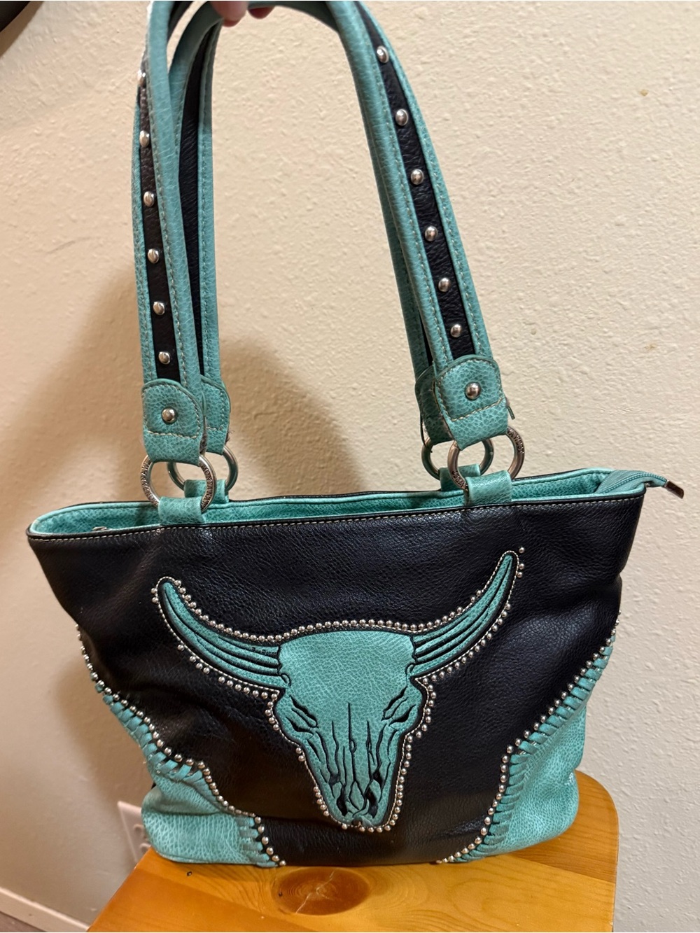 Montana West Concealed Carry LTurquoise and Black Western Cow Skull Shoulder Bag